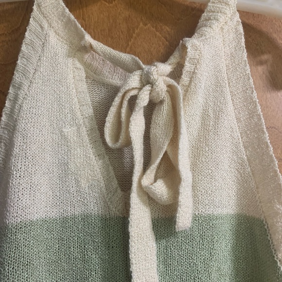 Mine pastel crochet style top - Picture 3 of 4